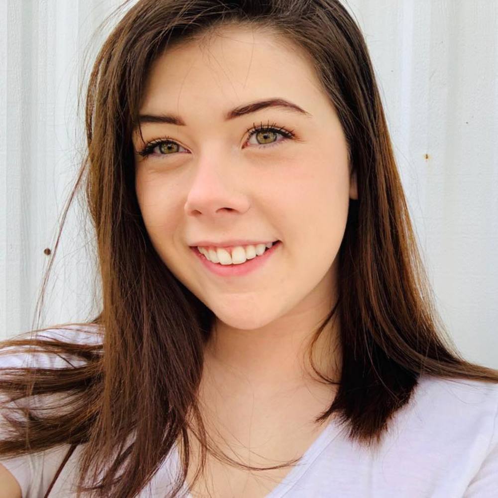 Meet your Posher, Elle